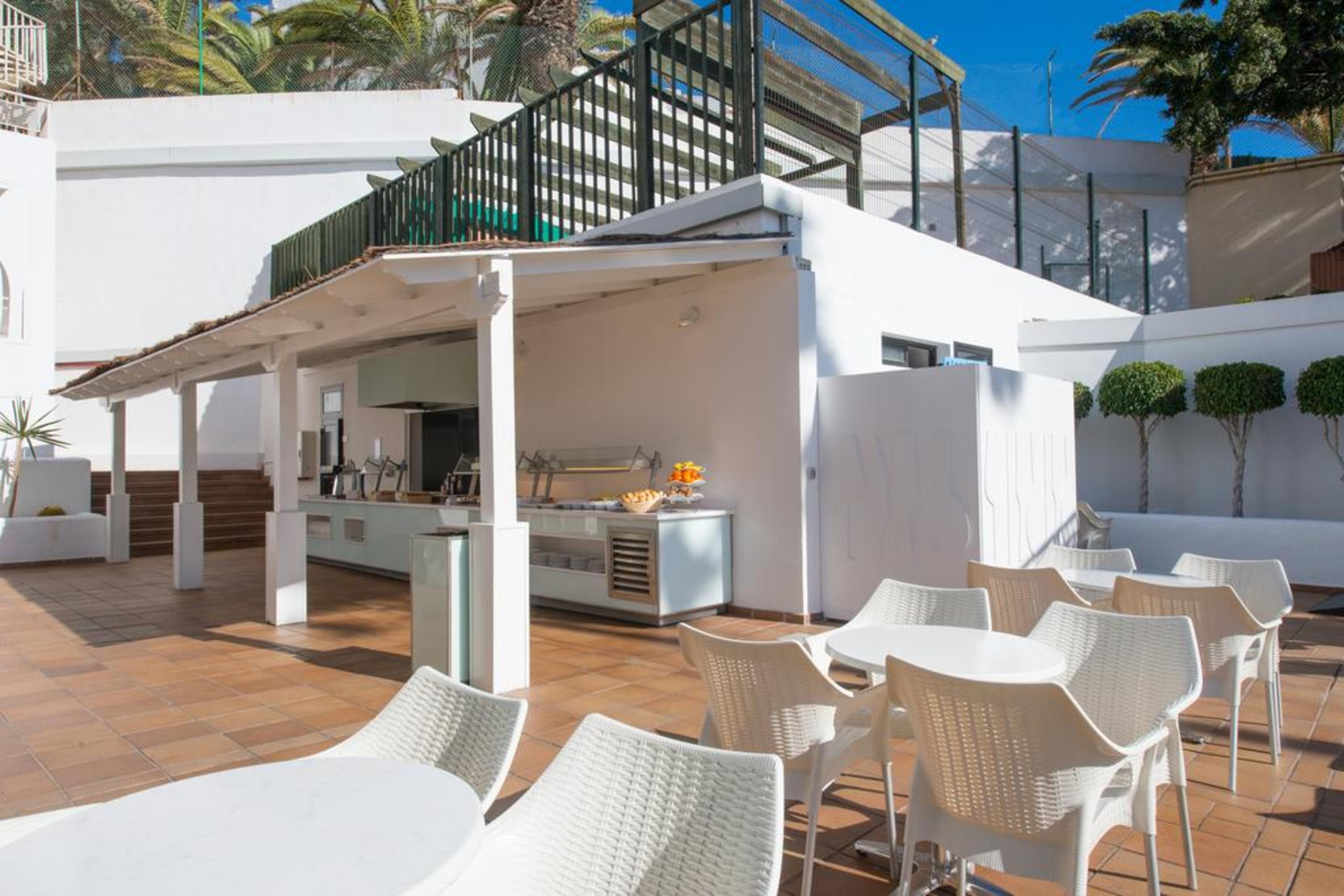 อิเบโรสตาร์ ลาส ดาเลียส Hotel Costa Adeje  ภายนอก รูปภาพ